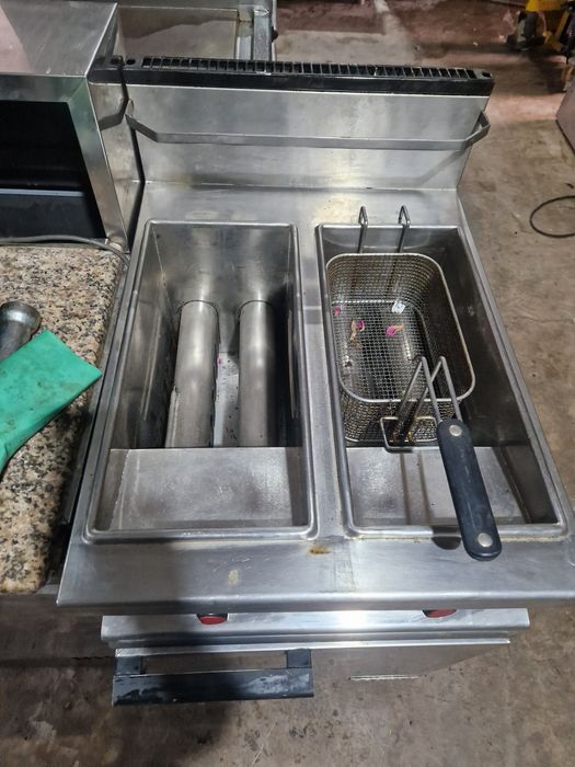 Friteuza inox de putere gaz sau la 380v, cu robinet de golire
