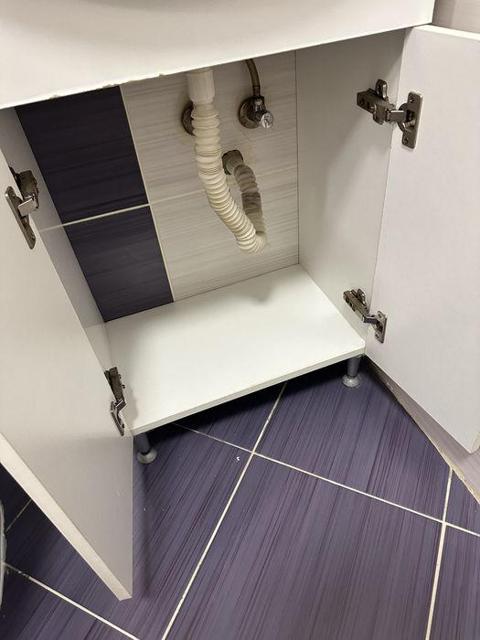 Mobilier baie cu lavoar