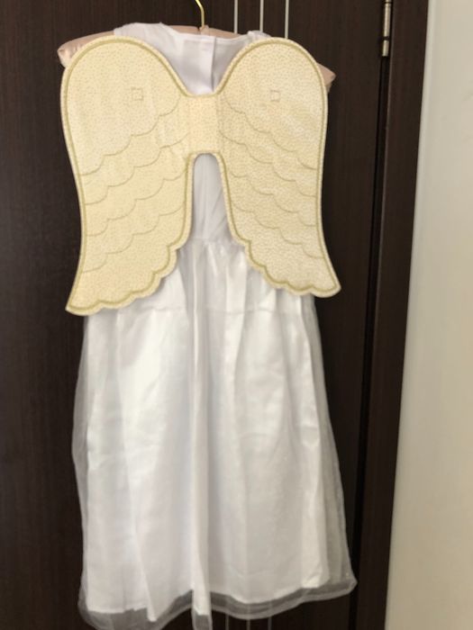 Рокля празнична в бяло (ангел с крила)