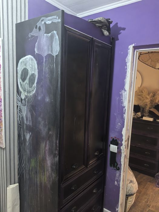 продам шкаф цвет черный