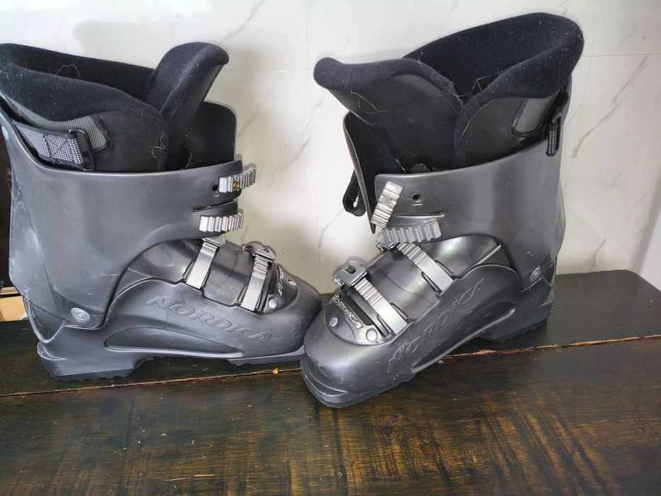 Продавам ски обувки Nordica