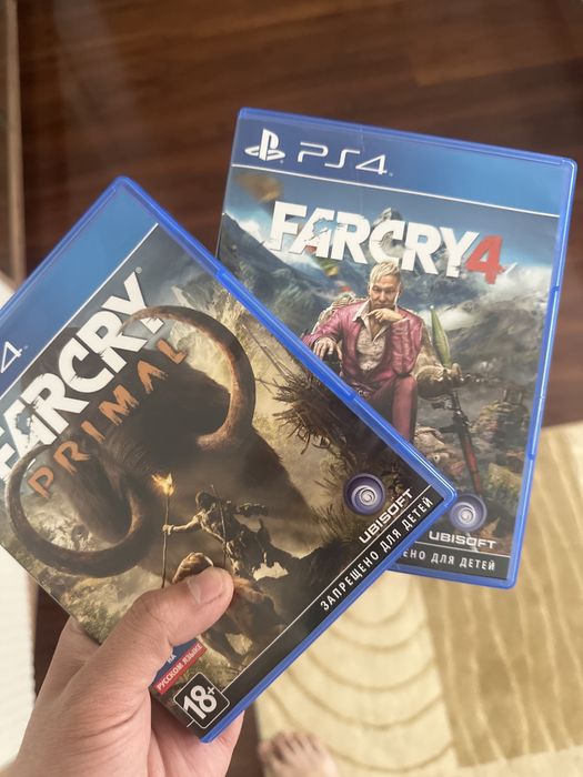 Продается PS 4 PRO состояние отл с дисками комплект 15-18игр