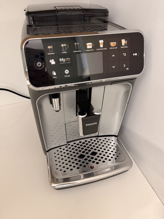 Espressor automat Philips LatteGo