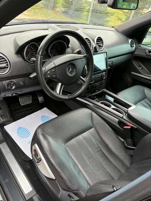 MERCEDES-BENZ 300 0 — imagine 2