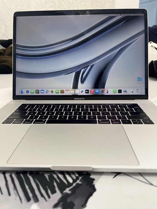 Продаю Macbook Pro 15