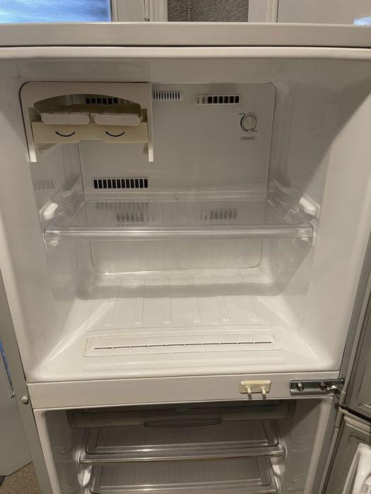 Холодильник SAMSUNG