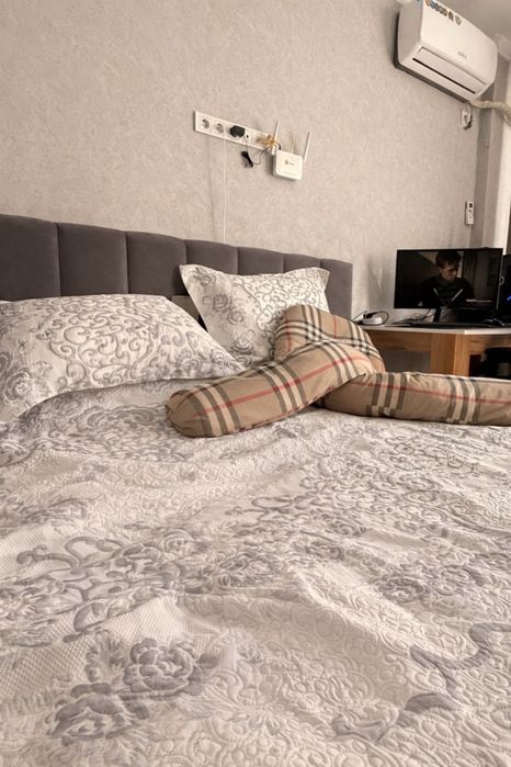 Двухспальная кровать