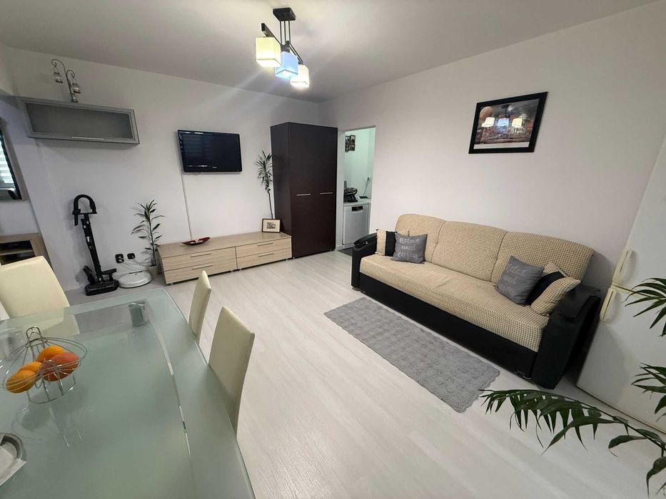 Vand apartament central, pret fix valabil doar pentru luna decembrie