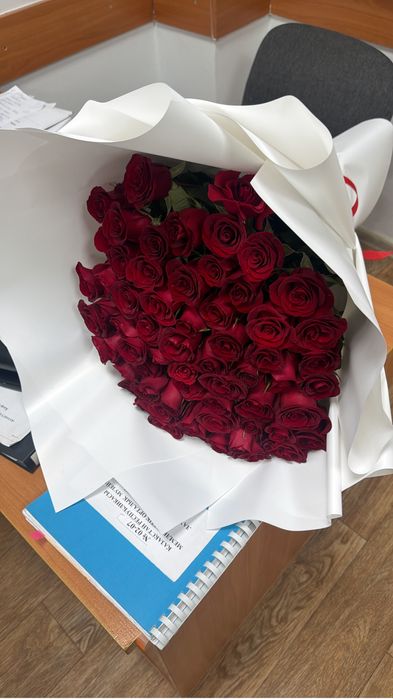 Свежие Розы ( красные)  51 шт только вчера получила