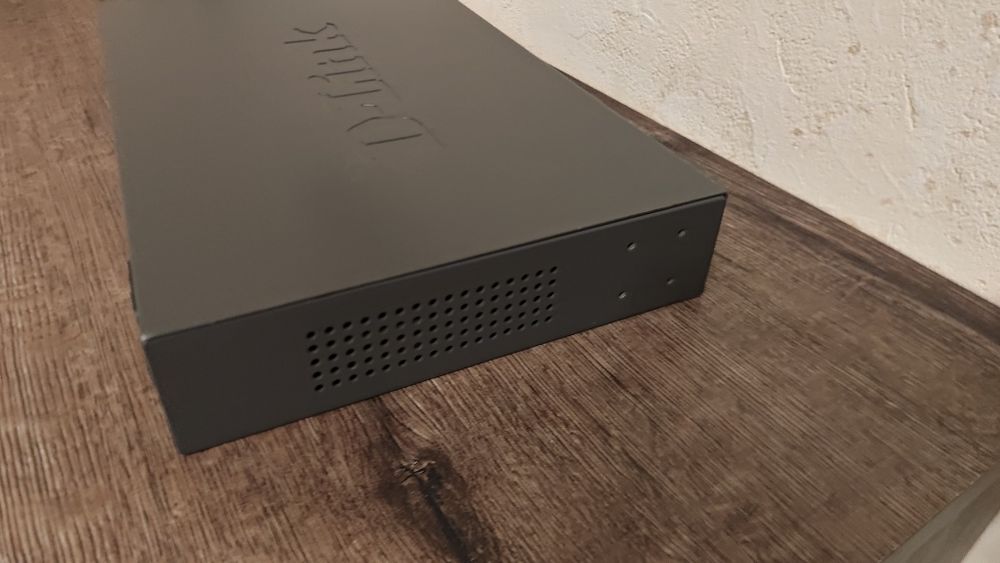 Продаю свитч switch D-Link
