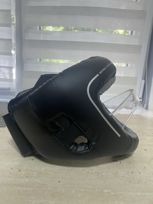 Casca de sport de contact