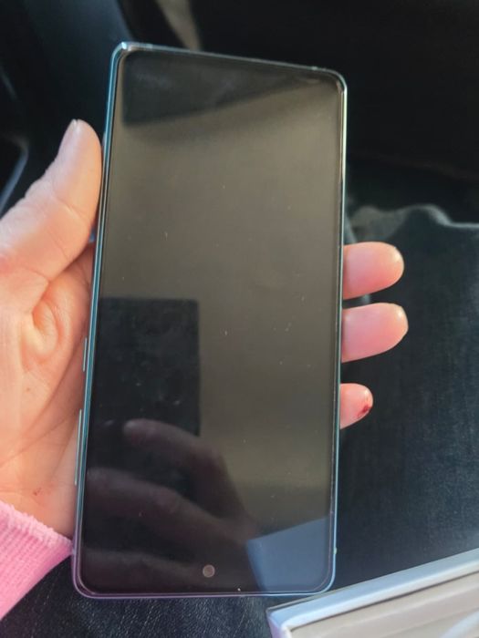 Телефон сатылады