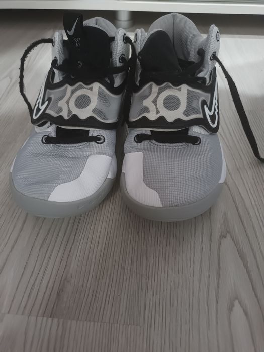 Adidasi nike sport