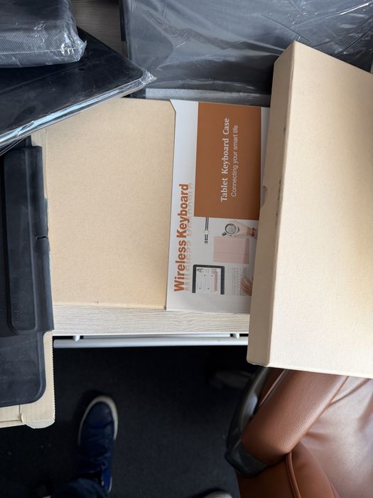 Huse cu tastaturi pentru tablete!