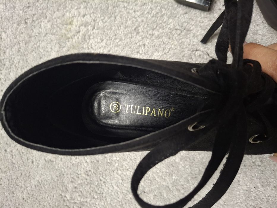 Botine mărimea 39 ,toc de 8 cm, purtați o singură dată.