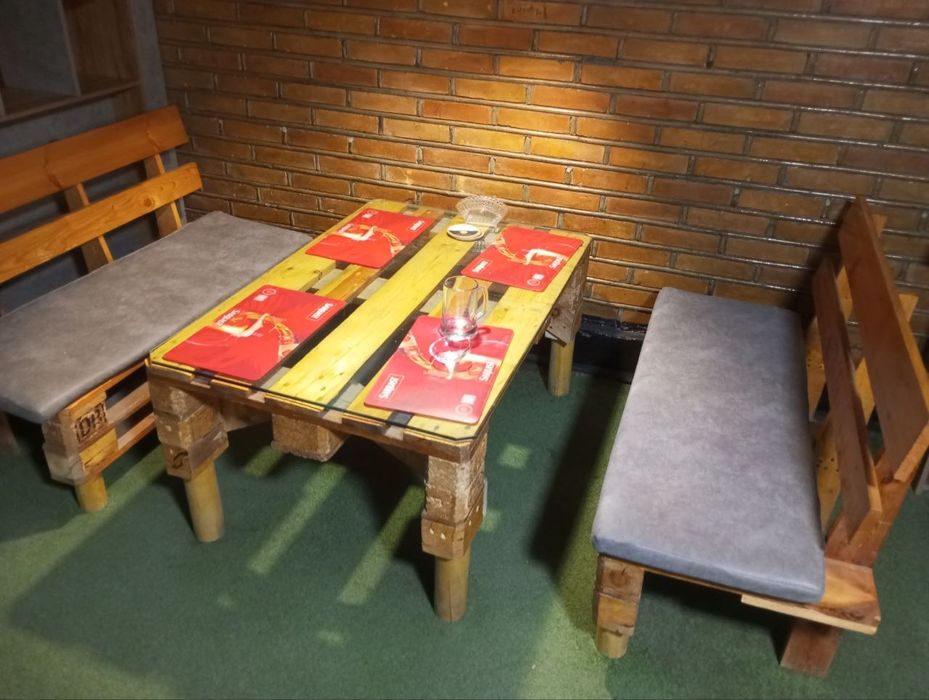 Продаются столы,для бара 6 столов ,в комплекте