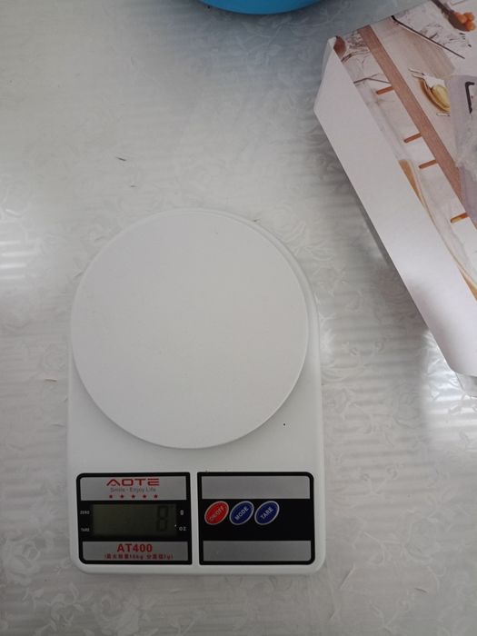 Продам кухонные настольные весы.