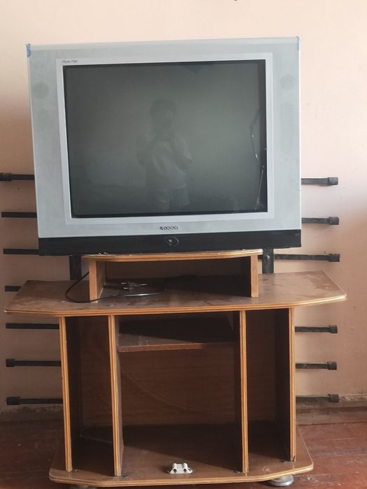 Телевизор 400тыс сум