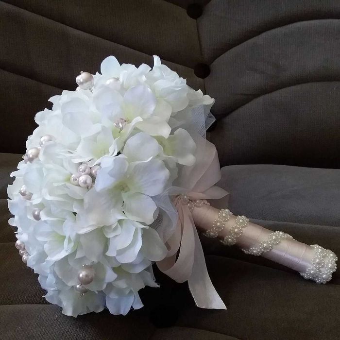 Свадебный букет невесты и бутоньерки