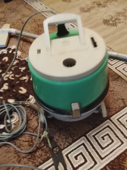 Пылесос советский рабочий