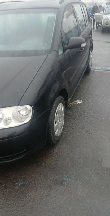 Vând wolzvagen toran an 2004 19 dize cu acte la zi preț 1350 euro