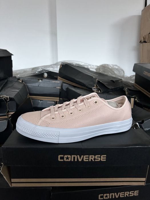 Converse Tenesi Chuck Taylor din piele