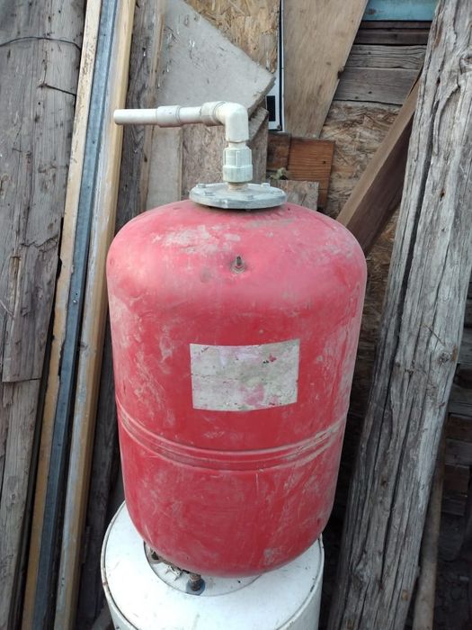 Продается расширительный бак