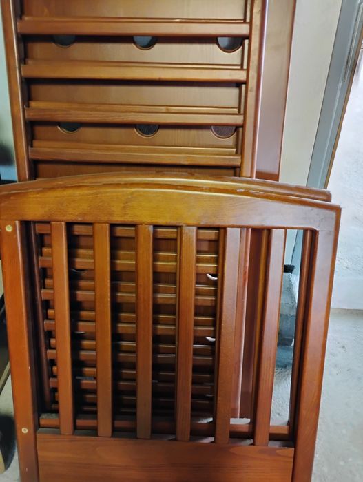 Продавам детско дървено легло