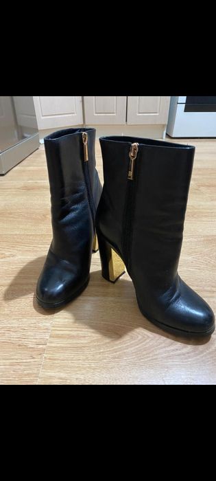 Продаю полу сапоги