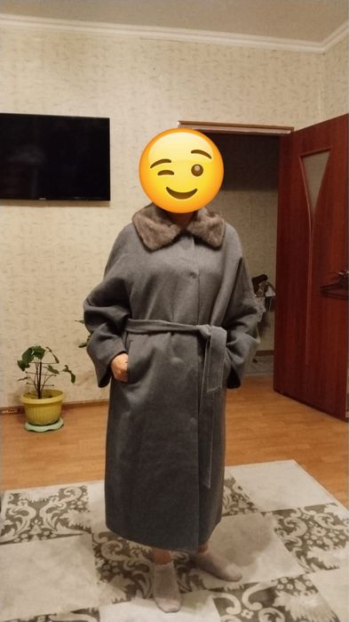 Пальто сатылады.