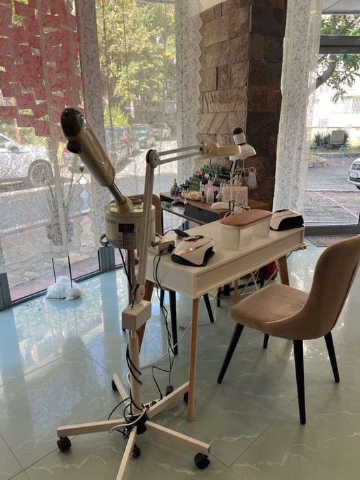Продава се beauty салон в Бургас — Лазур