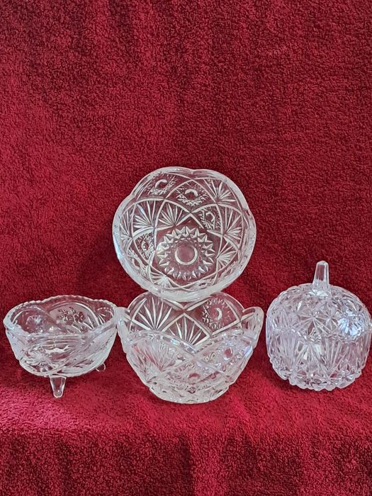 Продам хрустальную посуду.