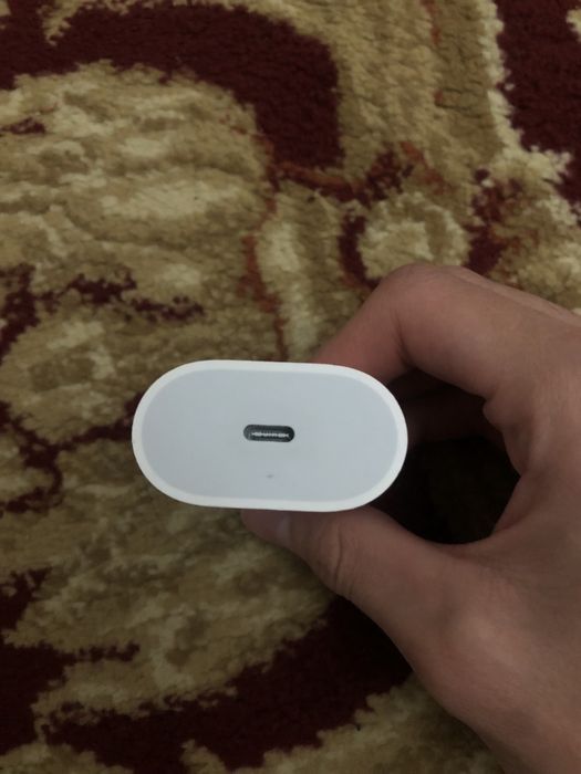 Продам зарядку на iphone