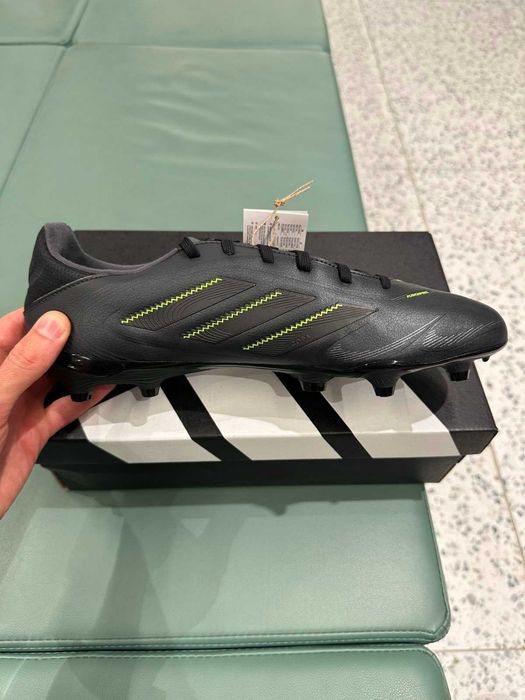 Чисто нови оригинални бутонки Adidas Copa Pure 3 League налични от 40 2/3 до 48 1/3