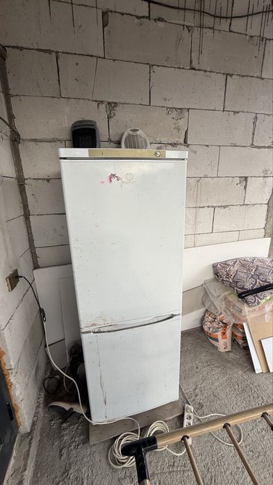 Продам Холодильник бу