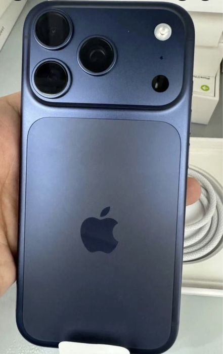 Смартфон Apple iPhone 17 Pro 12/256GB/6.3/48 Deep Blue