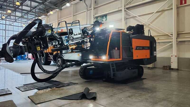Интегрированная буровая установка KT15C для открытых разработок