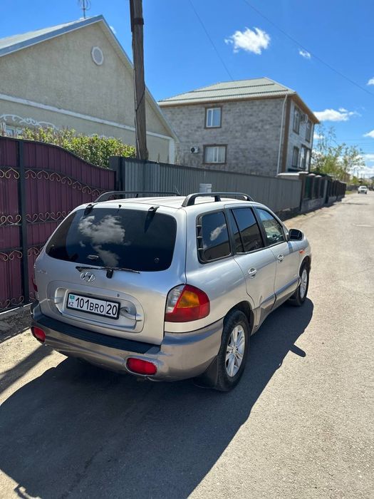 Продаетса машина Hyundai Santa fe