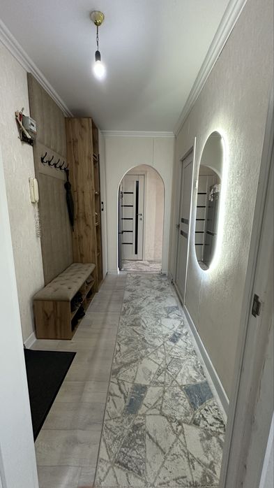 Продам 2х квв. квартиру  Район 11 мкр