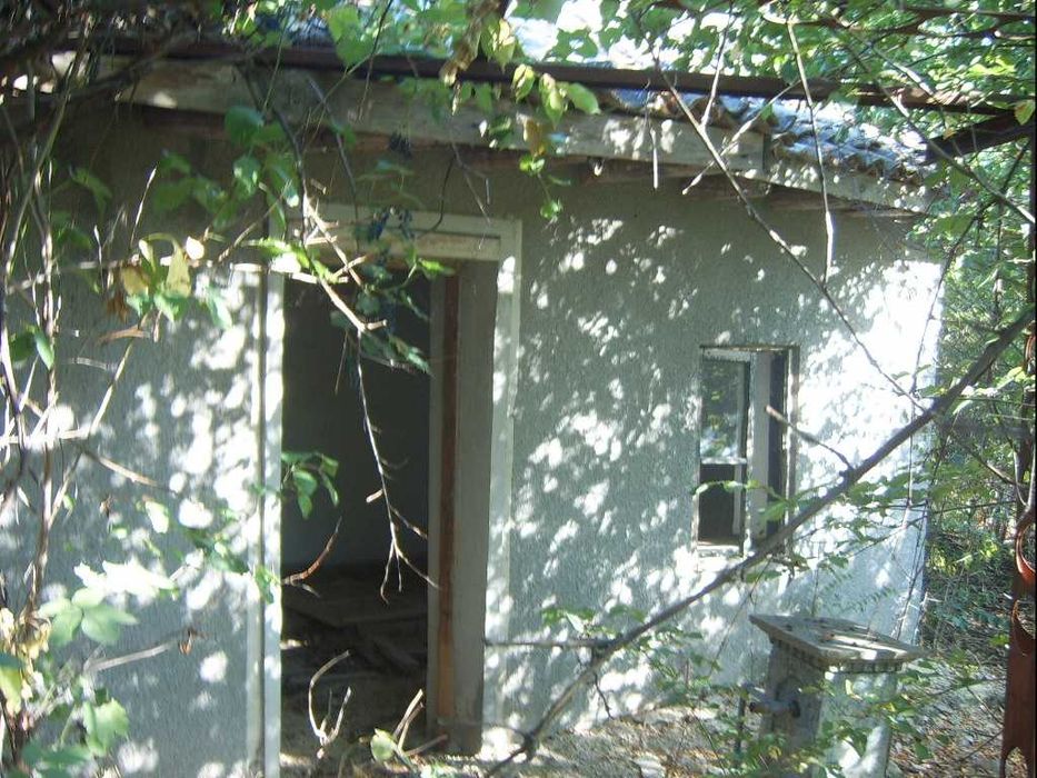 Къща с голям двор в Свобода