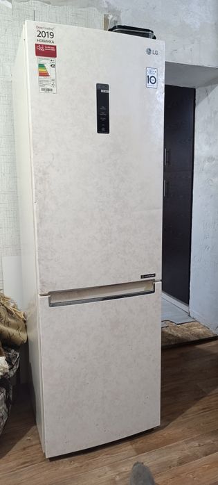 Продам холодильник LG