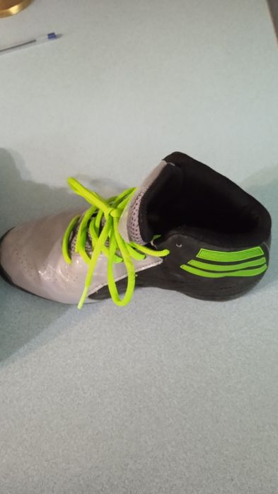 Оригинални детски маратонки Адидас.