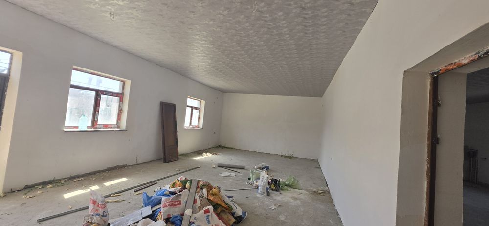 Савдо ва ишлаб чикариш учун таёр бино сотилади 130 m2