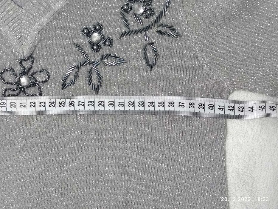 Блестящая кофта, размер 44 - 46.