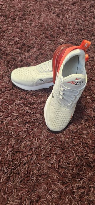 Vand adidasi Air max 270