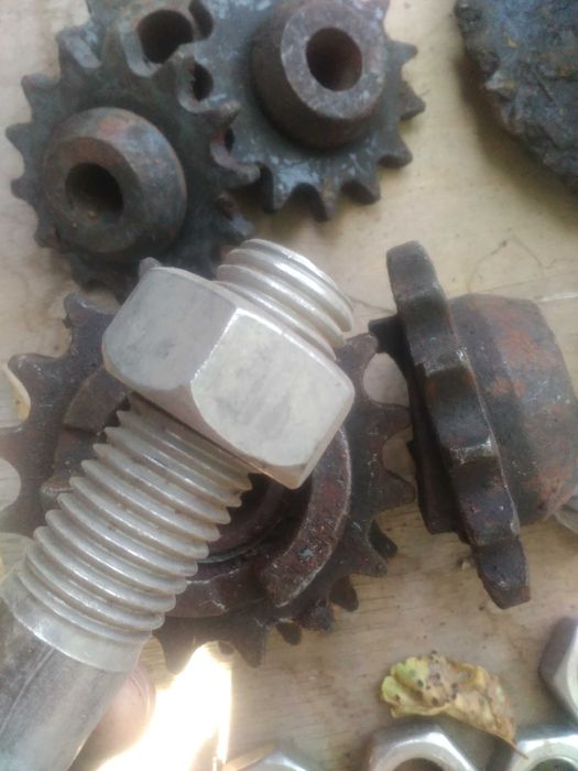 Нержавеющие болты с гайкой на 24 .