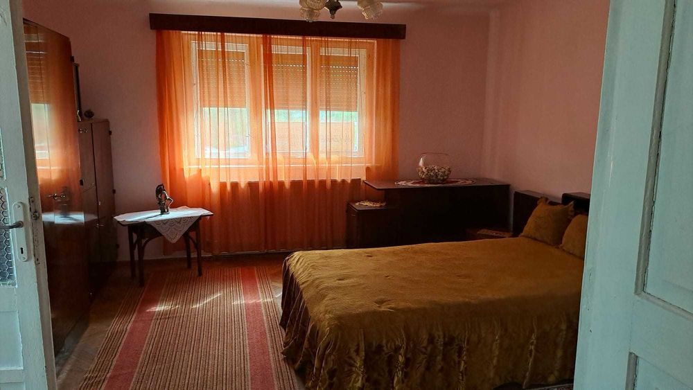 Vând casă în Răcăștia județul Hunedoara