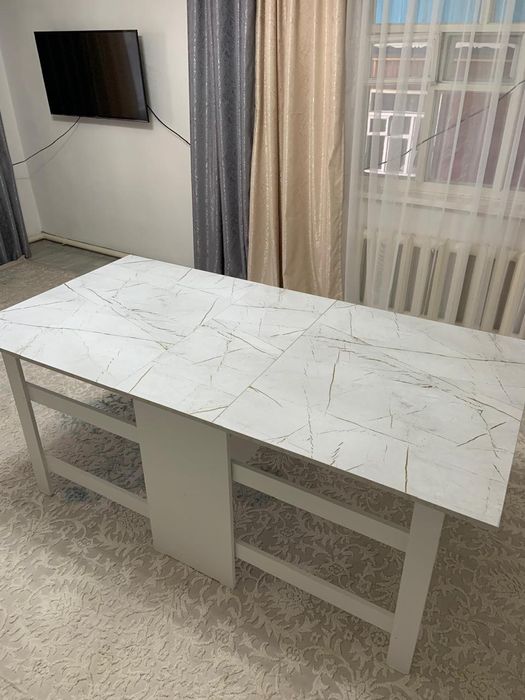 Продам стол книжка