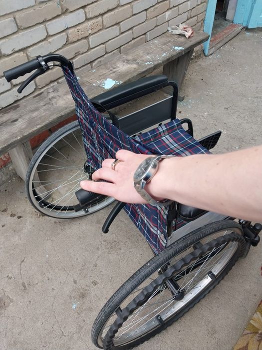 Продам инвалидную коляску