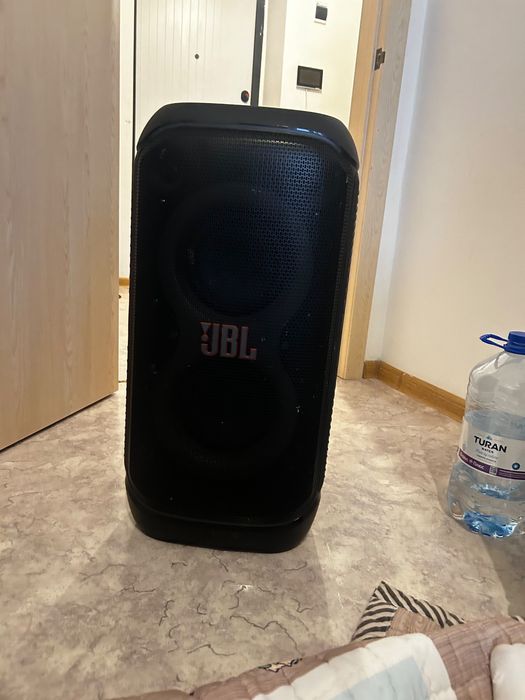 Продам Jbl Party box 320